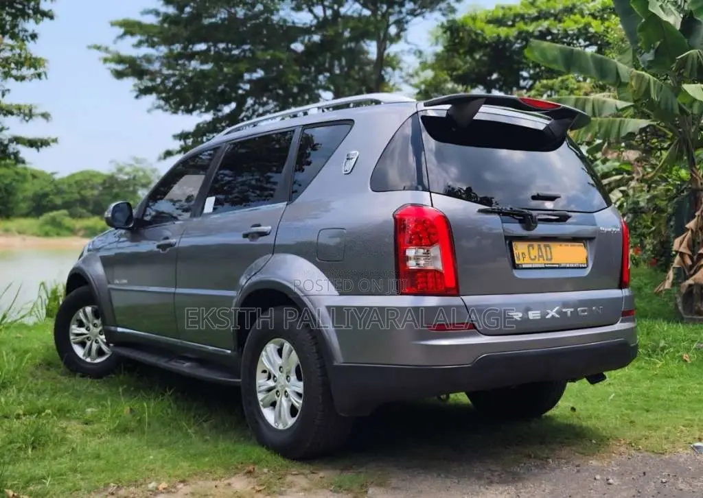 Micro Rexton 2014 SUV (Used)