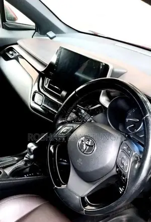 Toyota CHR 2017 SUV (Used)