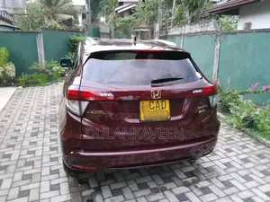 Honda VEZEL 2014 SUV (Used)