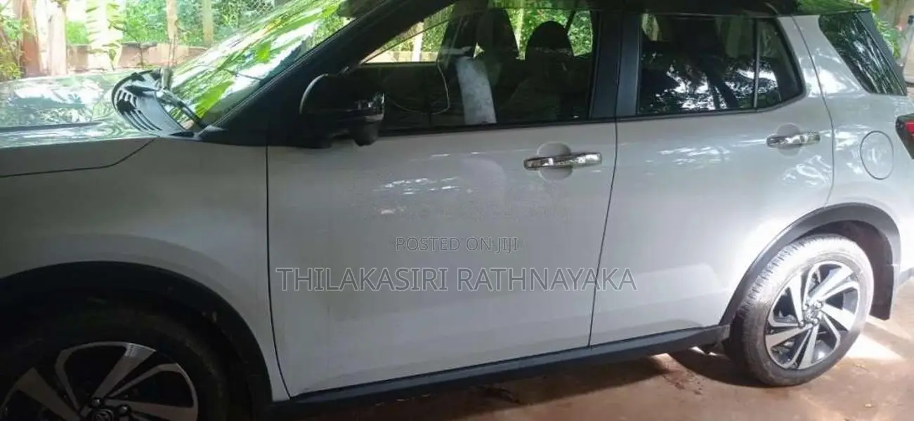 Toyota Raize 2025 SUV (Used)