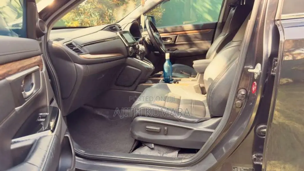 Honda CRV Masterpiece Japan 2018 SUV (Used)