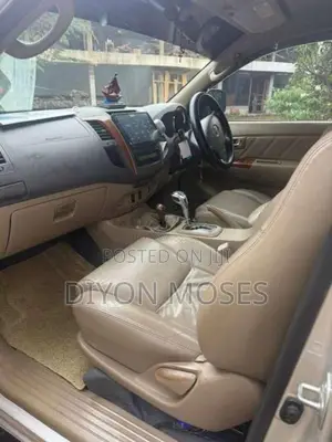 Toyota Fortuner 2011 SUV (Used)