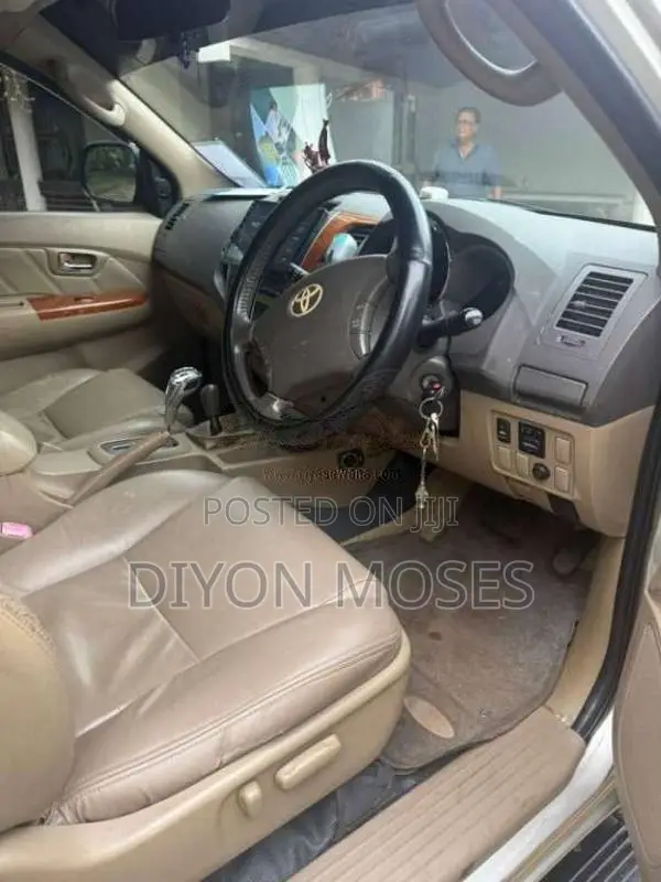 Toyota Fortuner 2011 SUV (Used)