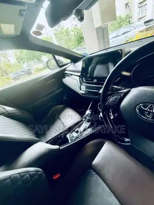 Toyota CHR 2017 SUV (Used)