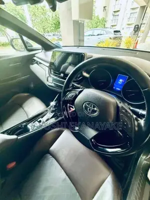 Toyota CHR 2017 SUV (Used)