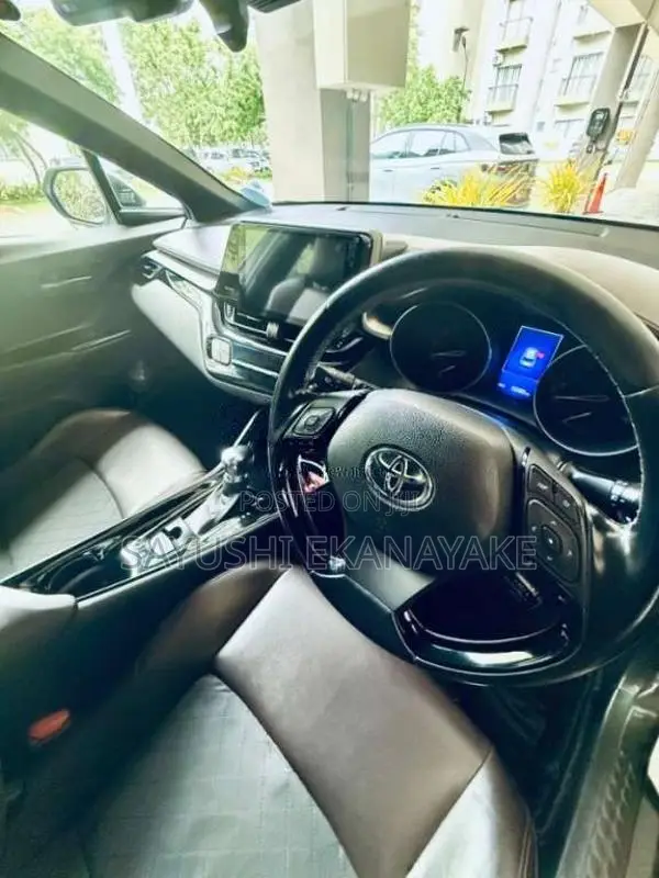 Toyota CHR 2017 SUV (Used)