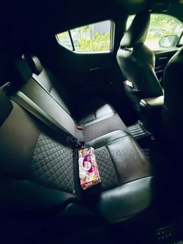 Toyota CHR 2017 SUV (Used)