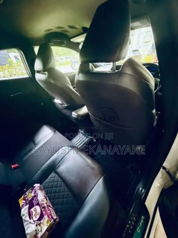 Toyota CHR 2017 SUV (Used)