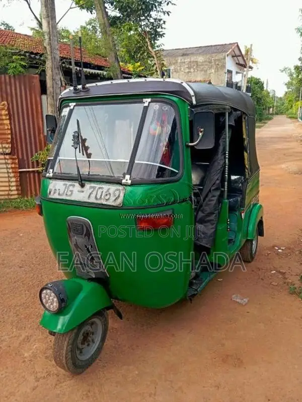 Bajaj 4 Stroke 2005 Three Wheel (Used)