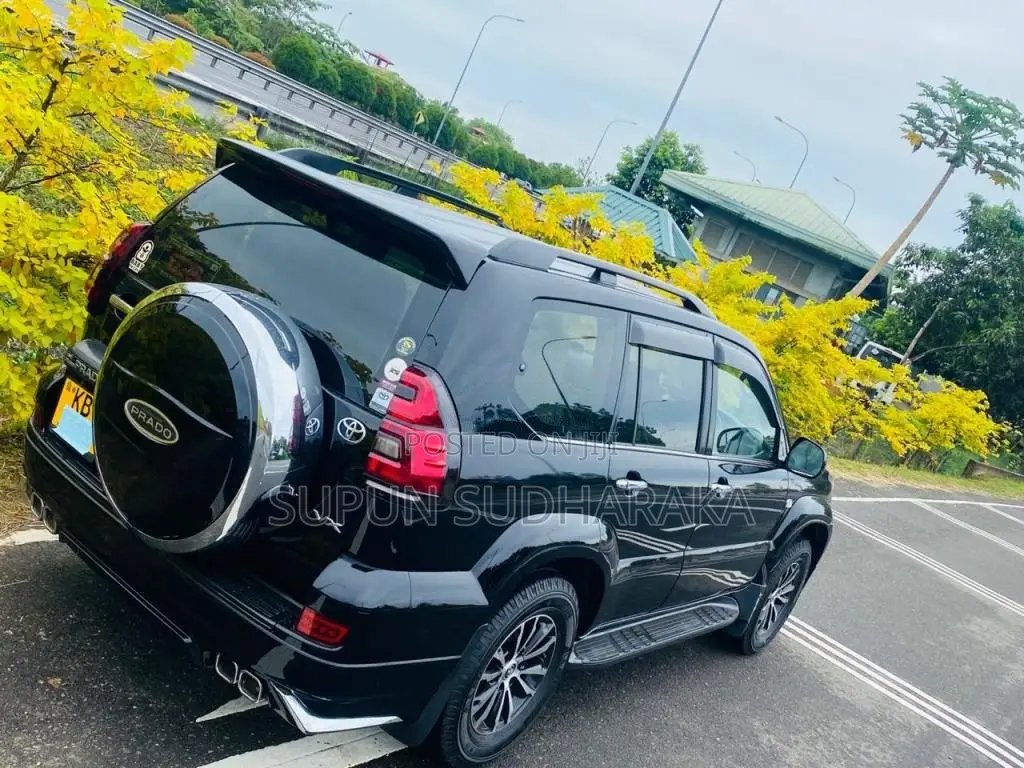 Toyota Land Cruiser 2006 SUV (Used)