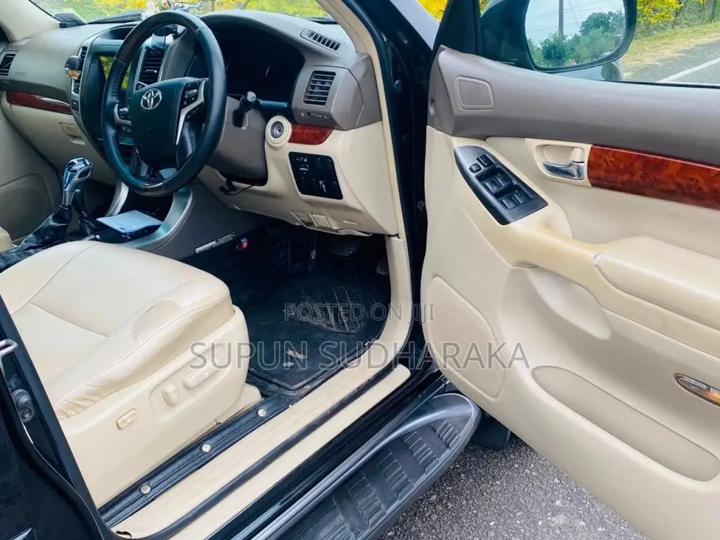 Toyota Land Cruiser 2006 SUV (Used)