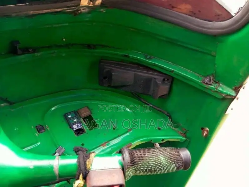Bajaj 4 Stroke 2005 Three Wheel (Used)