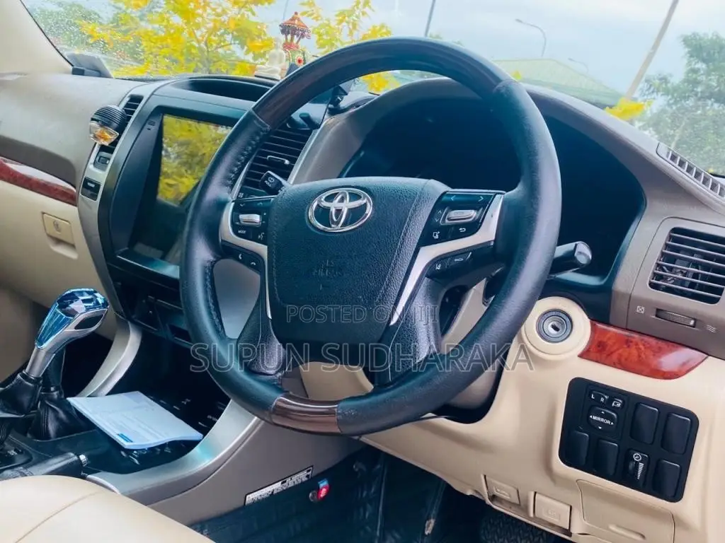 Toyota Land Cruiser 2006 SUV (Used)