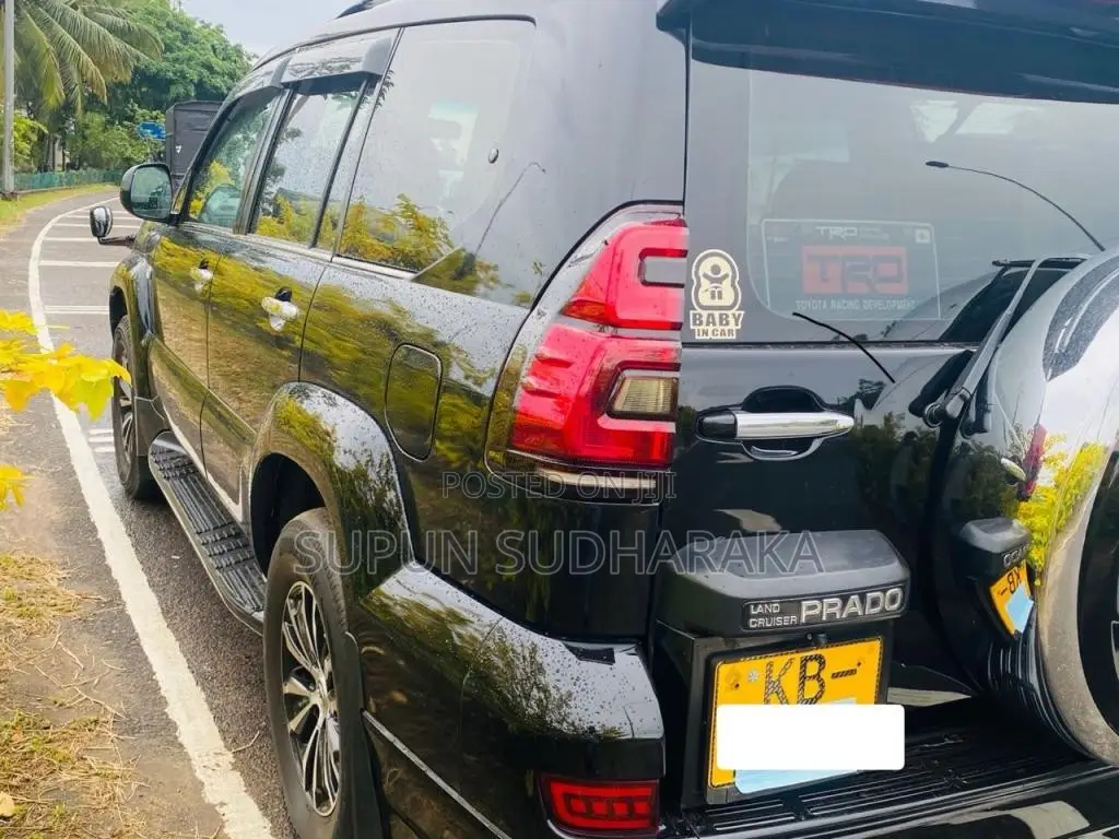 Toyota Land Cruiser 2006 SUV (Used)