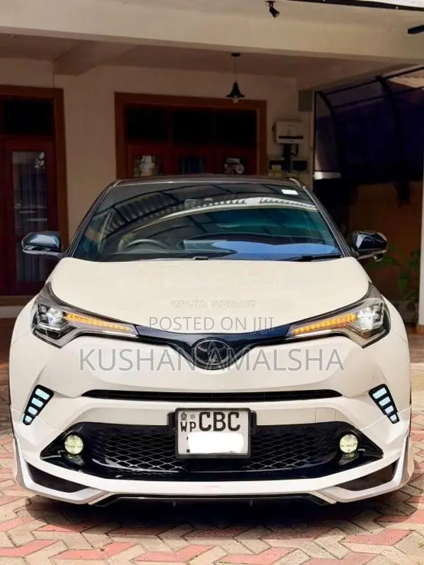 Toyota CHR 2018 SUV (Used)