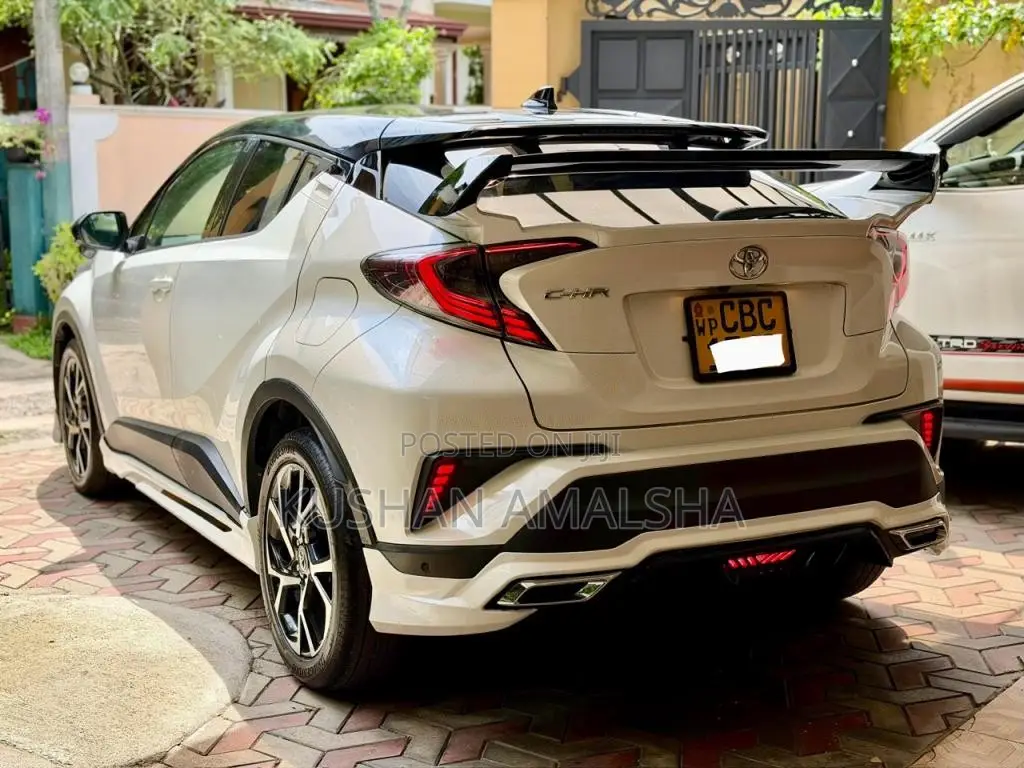Toyota CHR 2018 SUV (Used)
