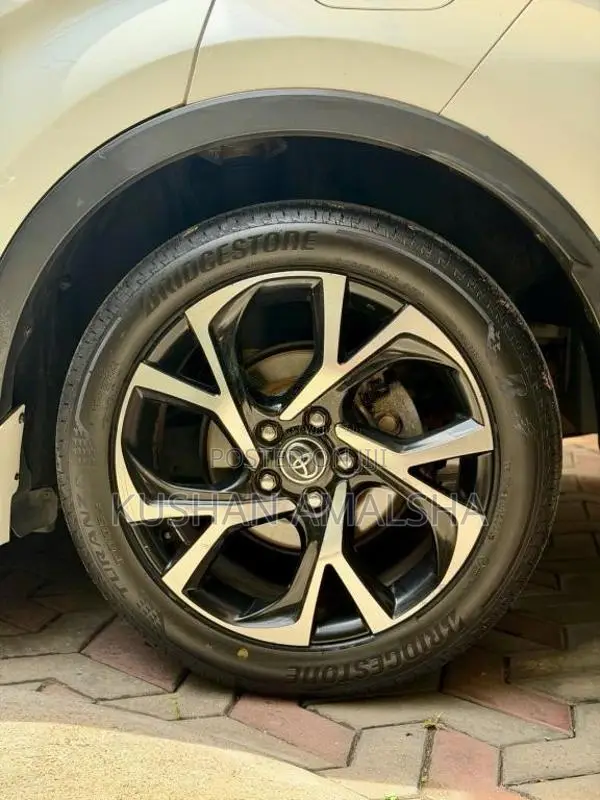 Toyota CHR 2018 SUV (Used)