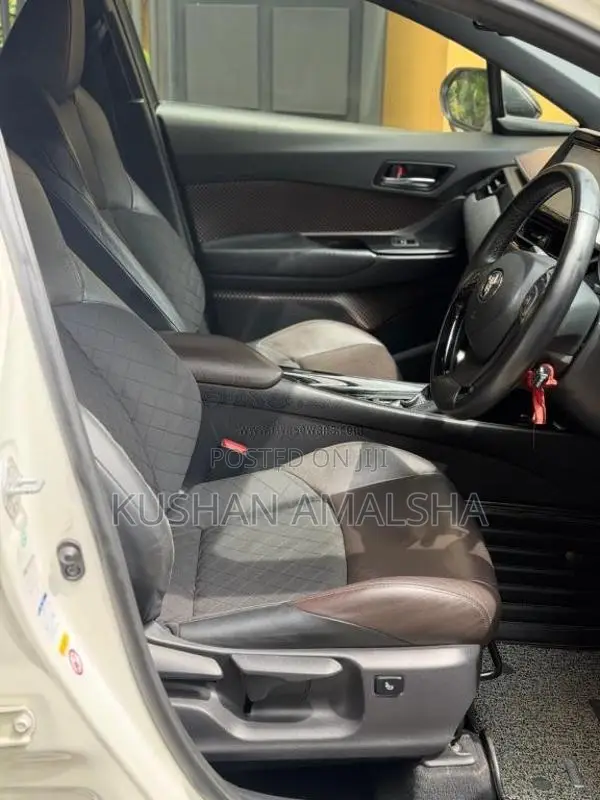 Toyota CHR 2018 SUV (Used)