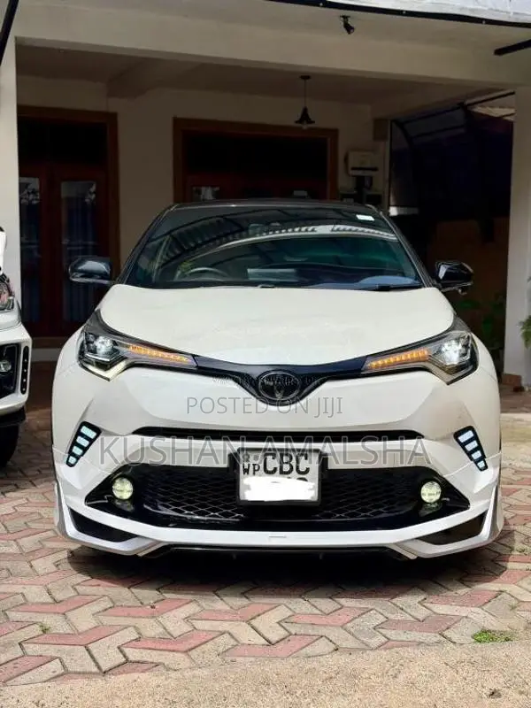 Toyota CHR 2018 SUV (Used)