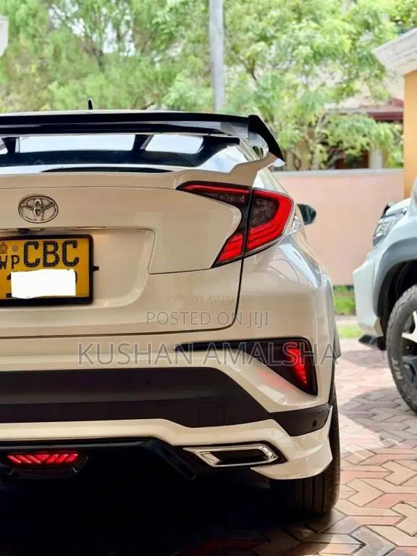 Toyota CHR 2018 SUV (Used)