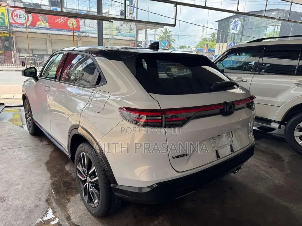 Honda Vezel Z Play 2024 SUV Unregistered (Recondition)