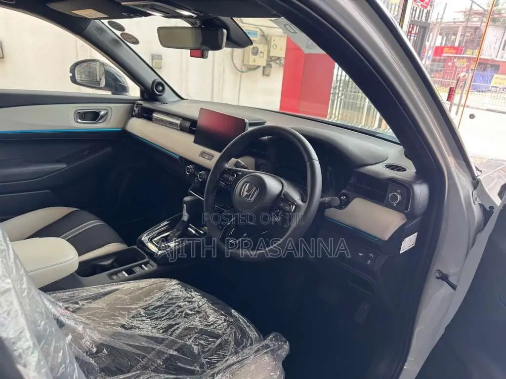 Honda Vezel Z Play 2024 SUV Unregistered (Recondition)