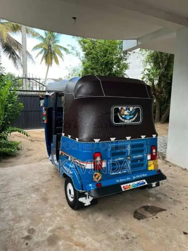 Bajaj RE 205 2016 Three Wheel (Used)