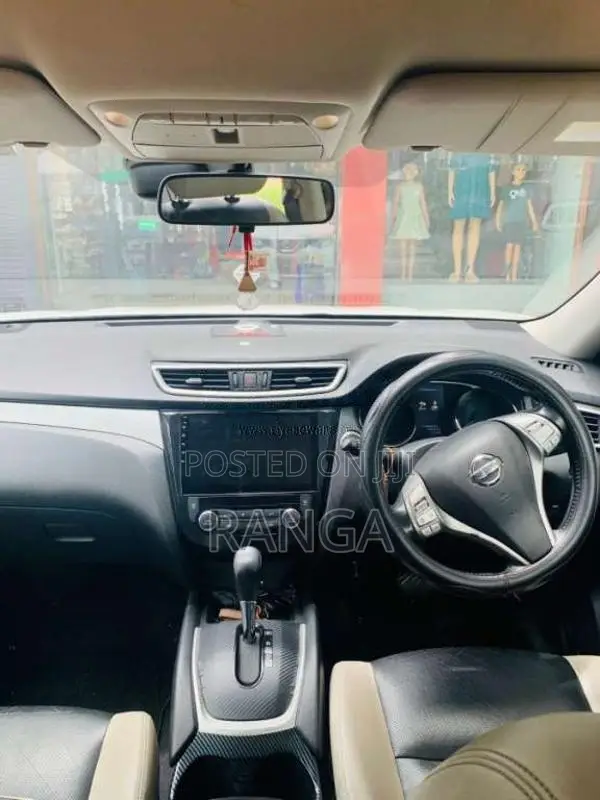 Nissan X-Trail MODE PREMIER 2015 SUV (Used)