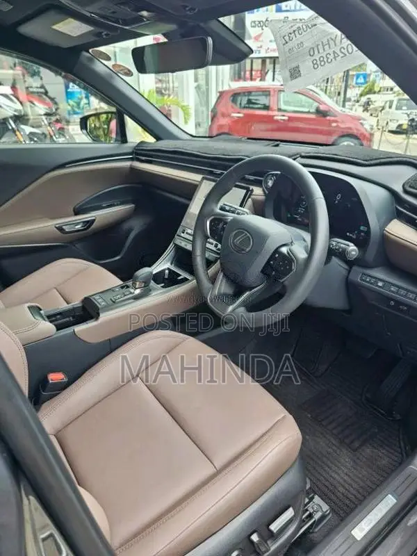 Lexus LBX 2025 SUV Unregistered (Recondition)