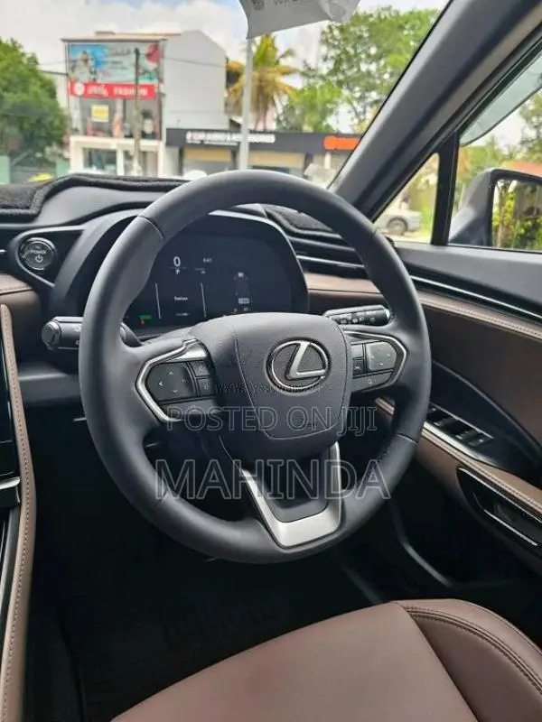 Lexus LBX 2025 SUV Unregistered (Recondition)