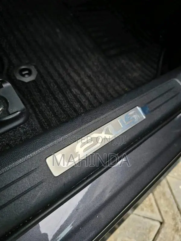 Lexus LBX 2025 SUV Unregistered (Recondition)