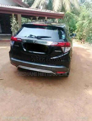 Honda Vezel 2014 SUV (Used)
