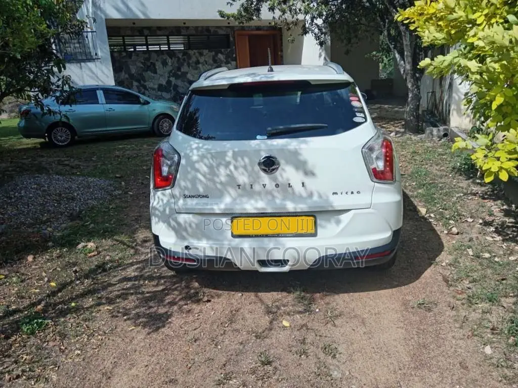 Micro Tivoli 2015 SUV (Used)