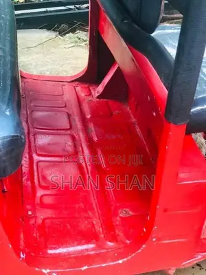Bajaj 2 Stroke 2005 Three Wheel (Used)