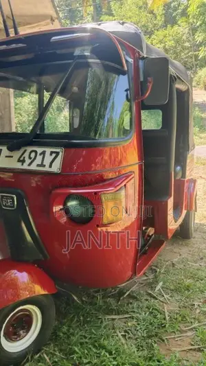 Bajaj 4 stroke 2011 Three Wheel (Used)