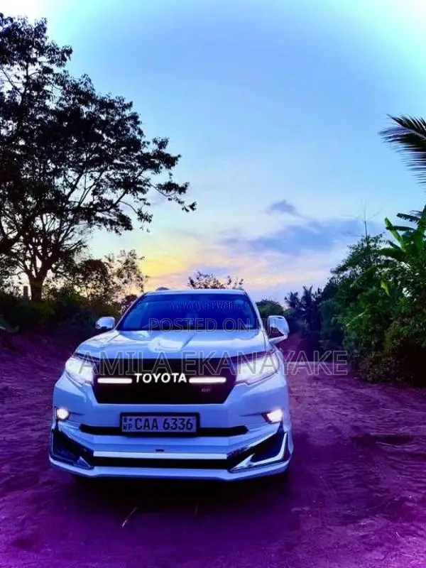 Toyota Land Cruiser 2013 SUV (Used)