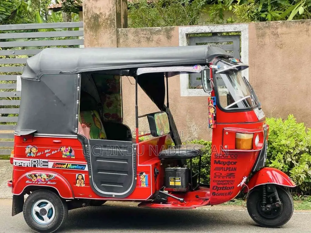 Bajaj 4 stroke 2011 Three Wheel (Used)