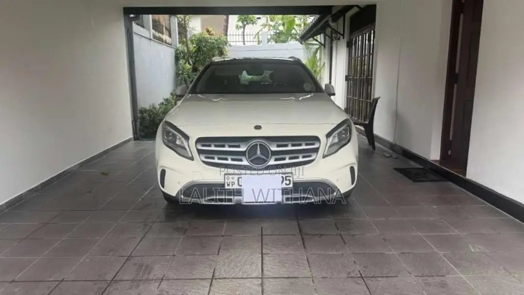 Mercedes-Benz GLA180 2018 SUV (Used)