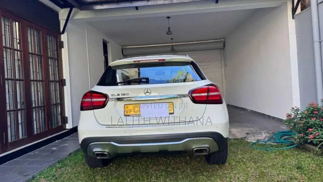 Mercedes-Benz GLA180 2018 SUV (Used)