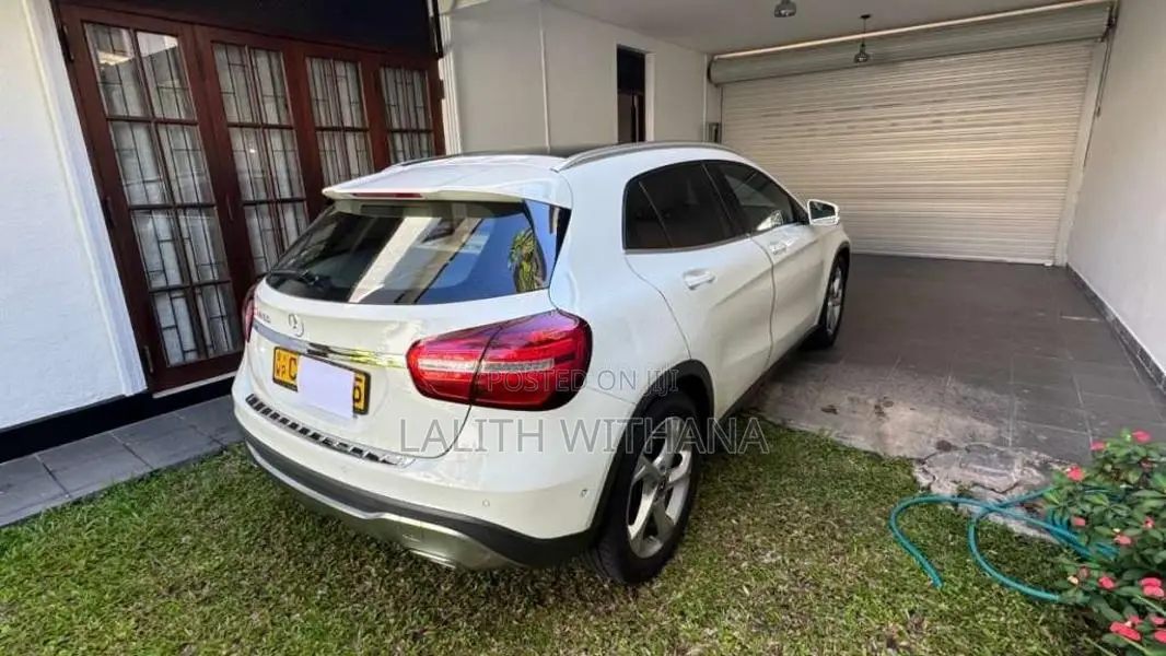 Mercedes-Benz GLA180 2018 SUV (Used)