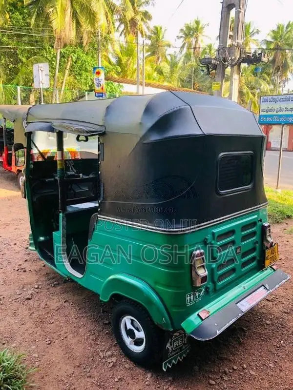 Bajaj 4 stroke 2016 Three Wheel (Used)