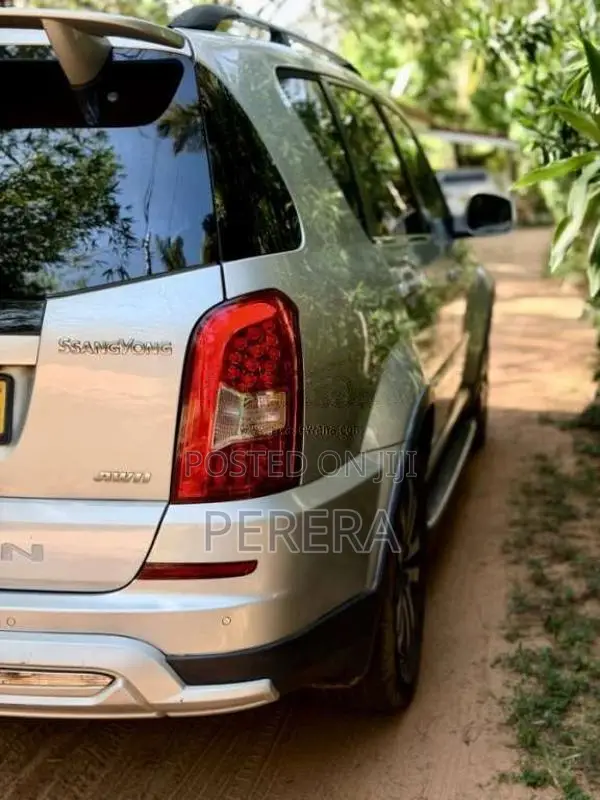 Micro Rexton 2012 SUV (Used)