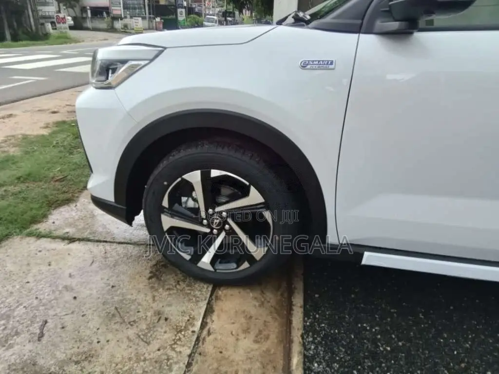 Daihatsu Rocky Hybrid Premium G 2026 SUV Unregistered (Recondition)