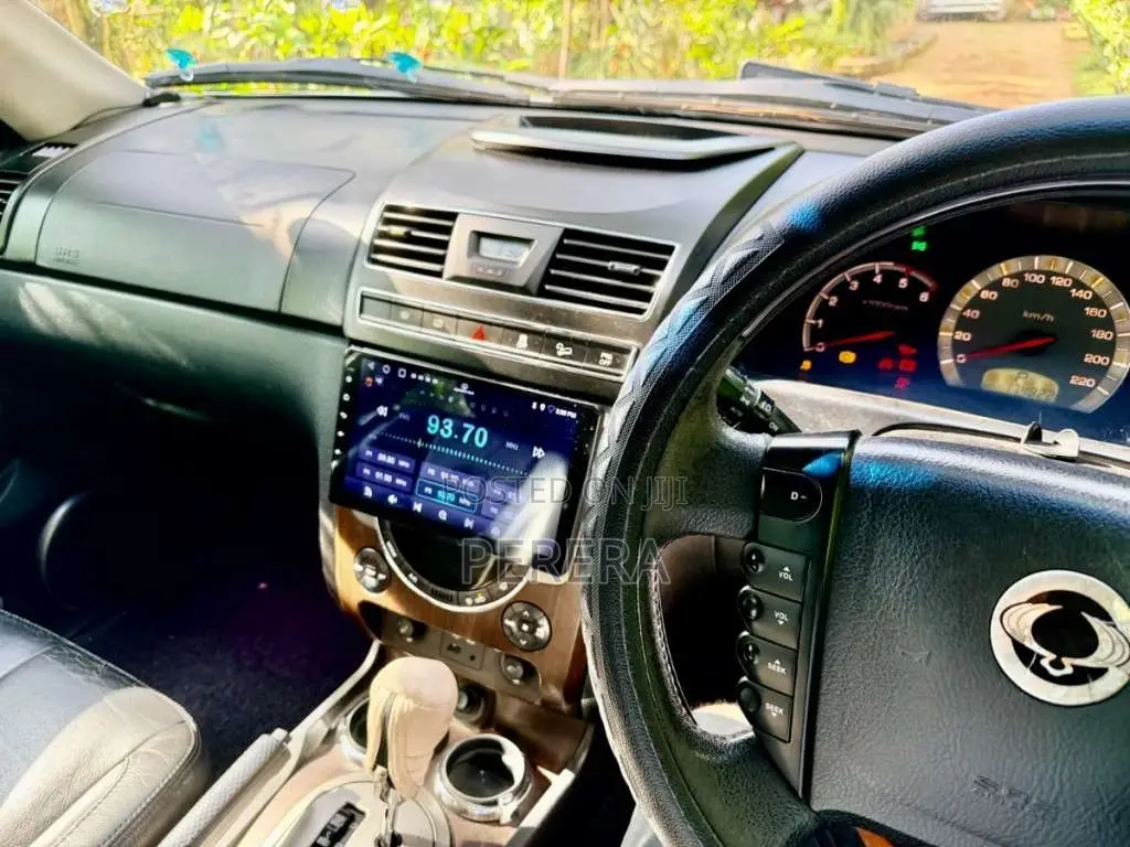 Micro Rexton 2012 SUV (Used)