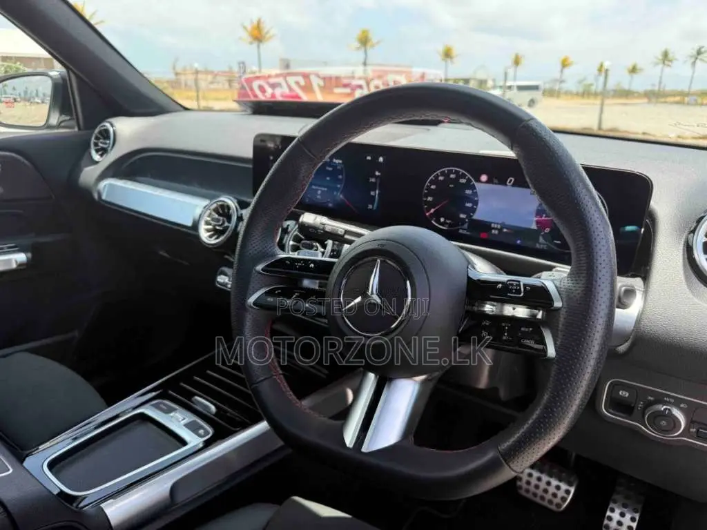 Mercedes-Benz GLB200 2024 SUV Unregistered (Recondition)