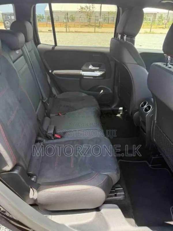 Mercedes-Benz GLB200 2024 SUV Unregistered (Recondition)