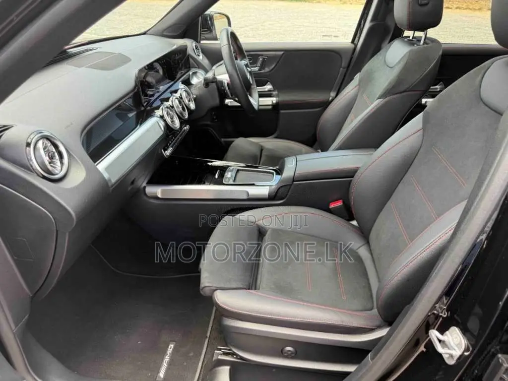 Mercedes-Benz GLB200 2024 SUV Unregistered (Recondition)