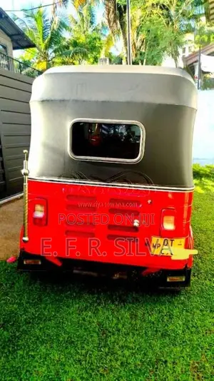 Bajaj 4 Stroke 2010 Three Wheel (Used)