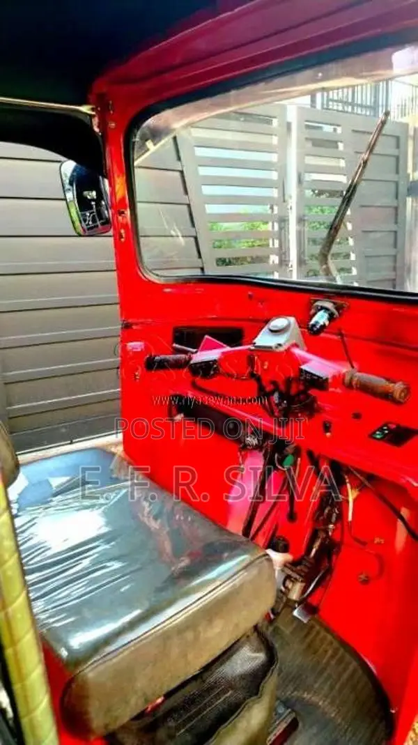 Bajaj 4 Stroke 2010 Three Wheel (Used)