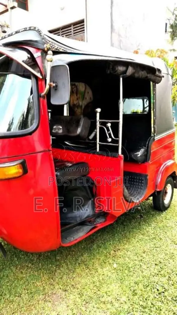 Bajaj 4 Stroke 2010 Three Wheel (Used)